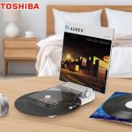 東芝 コンパクト＆ワイヤレスレコードプレイヤー オーディオ  ホワイト 【メーカー直送品】【代引・日祝配送・時間指定 不可】 ≪AX-RP10(W)≫